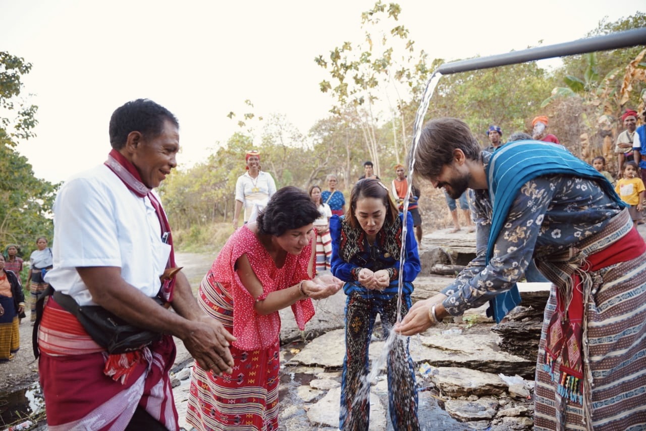 Dříve hledali vodu, dnes je voda blízko: Nadace Satu Hati Charity přinesla radost obyvatelům Kalaki Bola