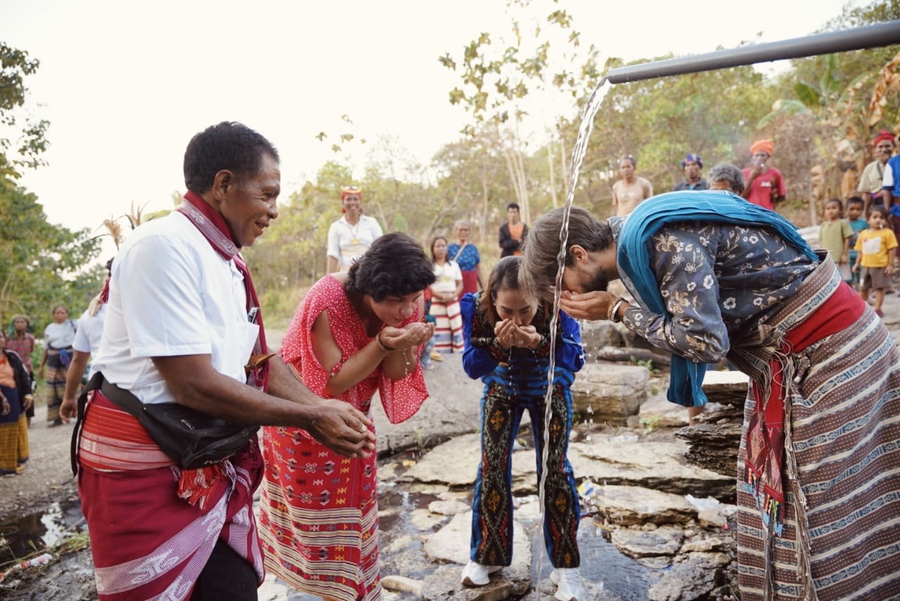 Dříve hledali vodu, dnes je voda blízko: Nadace Satu Hati Charity přinesla radost obyvatelům Kalaki Bola