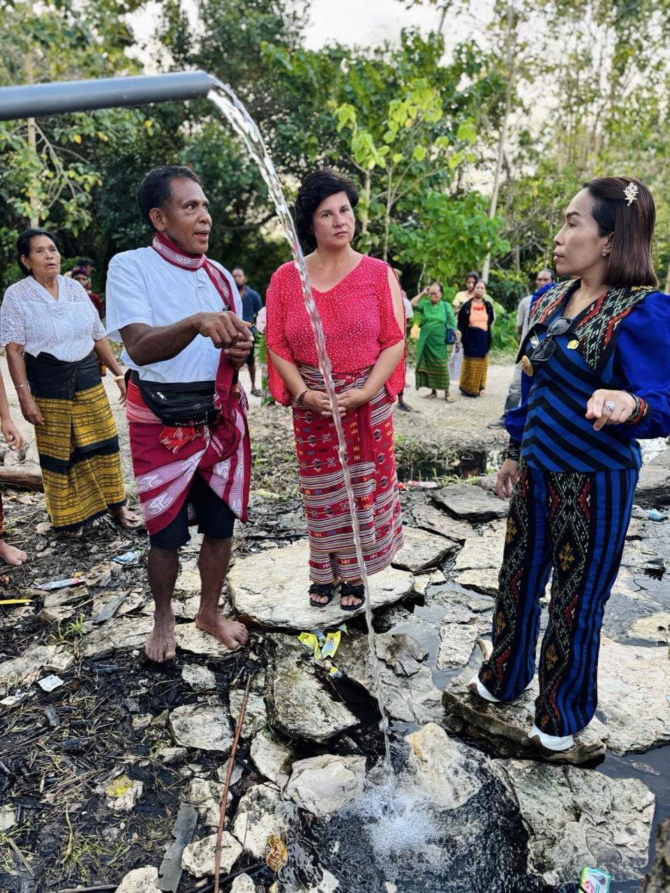Dříve hledali vodu, dnes je voda blízko: Nadace Satu Hati Charity přinesla radost obyvatelům Kalaki Bola